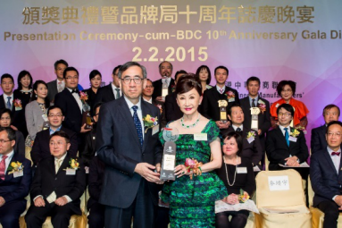 现代美妆开创者郑明明,打造东方女性美肤产品 现代美妆开创者郑明明,打造东方女性美肤产品