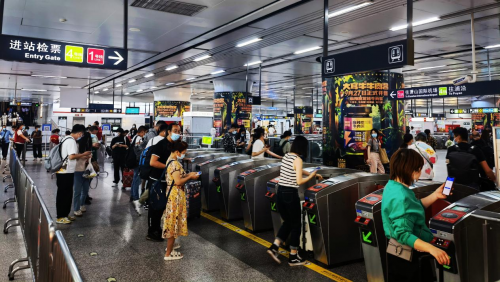 大耳牛×杭州地铁,今秋在这里碰撞 大耳牛×杭州地铁,今秋在这里碰撞